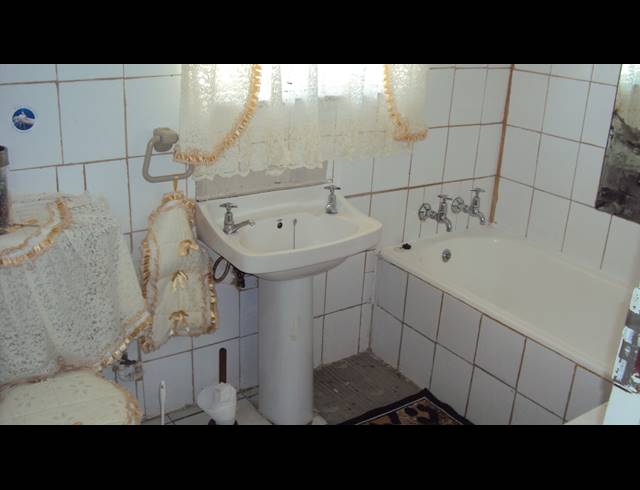 4 BEDROOM FREEHOLD FOR SALE IN KEMPTON PARK WEST